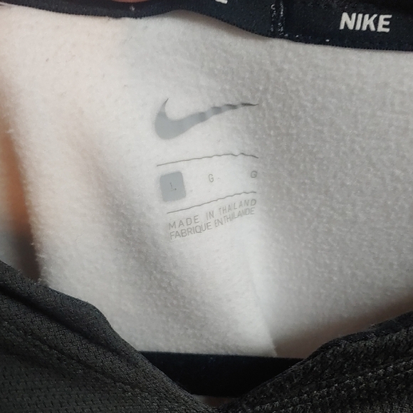 Nike Black and White Long Sleeve Shirt - Picture 9 of 9
